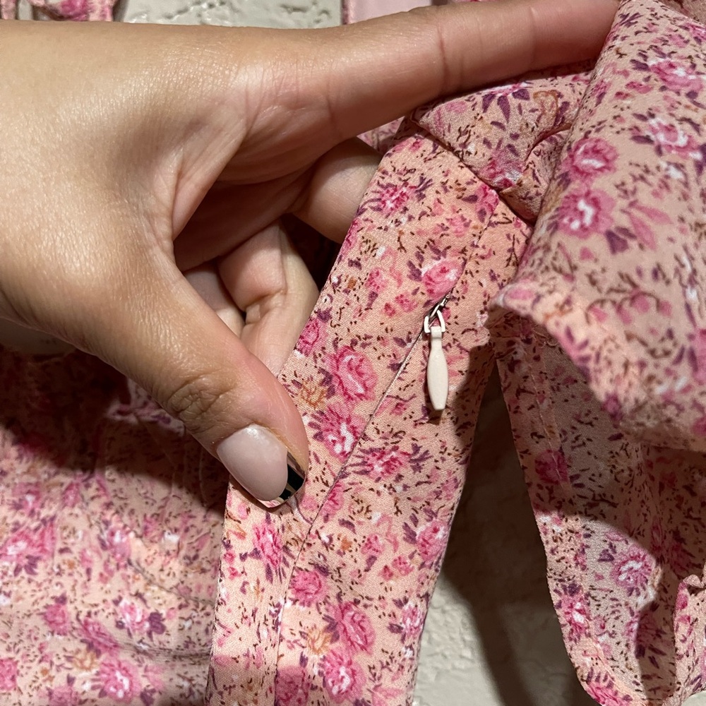 ASTR The Label | Floral Ditsy Blush Milkmaid Midi Dress Small - Picture 5 of 6